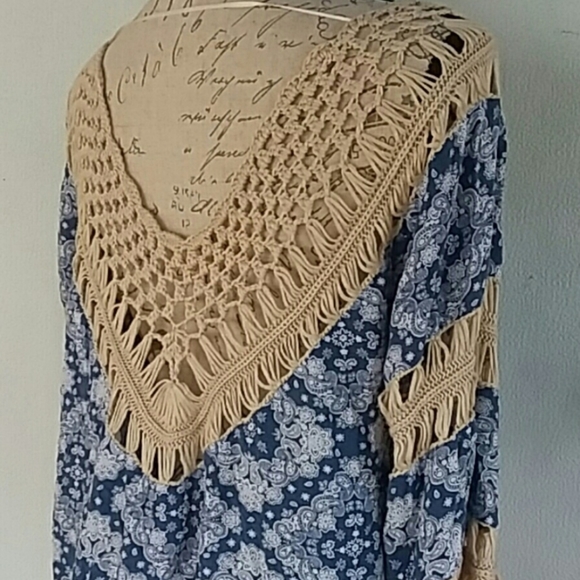 Beatiful Umgee Crochet top - Picture 3 of 6